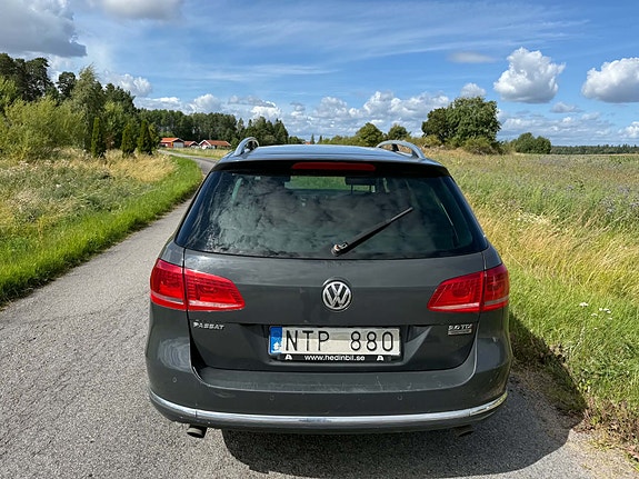 Volkswagen Passat 5 of 10