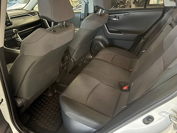 Toyota RAV4 18 of 19