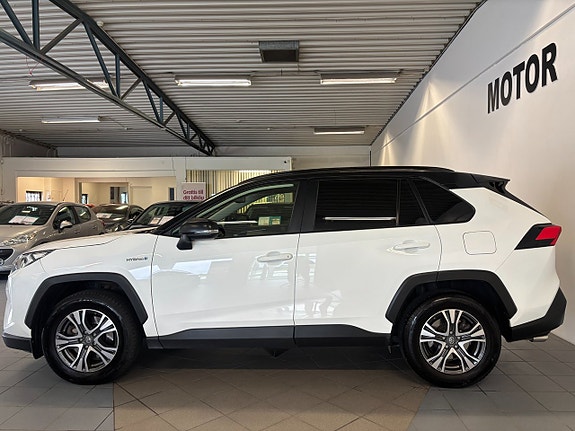 Toyota RAV4 3 of 19