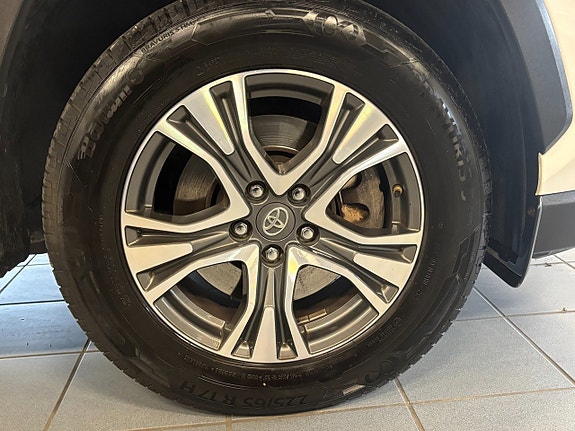 Toyota RAV4 19 of 19