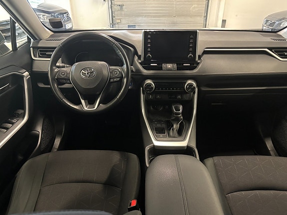 Toyota RAV4 11 of 19