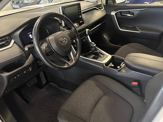 Toyota RAV4 13 of 19