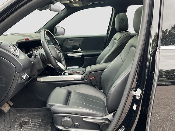 Mercedes-Benz EQB250+ 11 of 25
