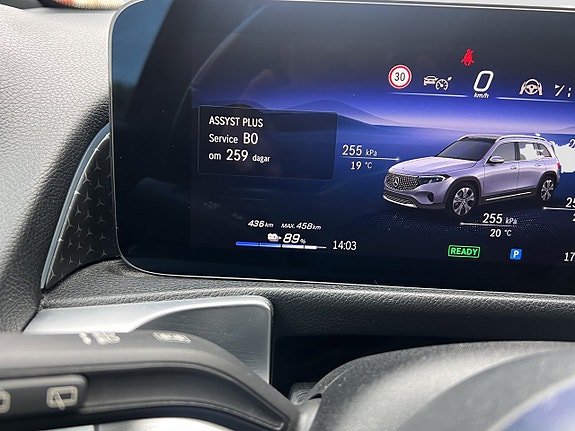Mercedes-Benz EQB250+ 14 of 25
