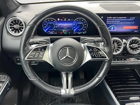 Mercedes-Benz EQB250+ 13 of 25