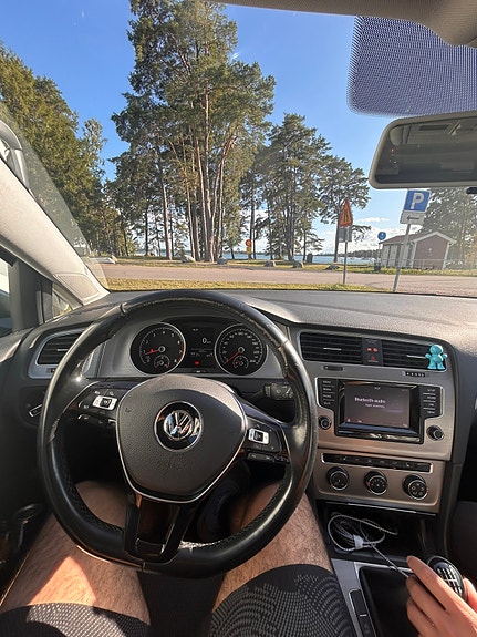 Volkswagen Golf VII 8 of 9