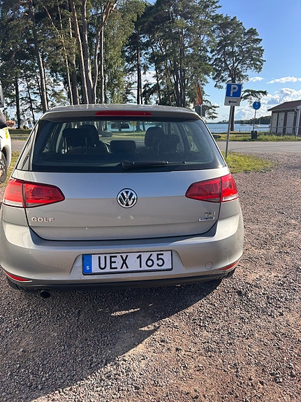 Volkswagen Golf VII 3 of 9