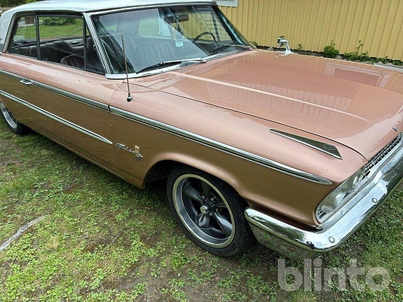 Ford Galaxie 18 of 20