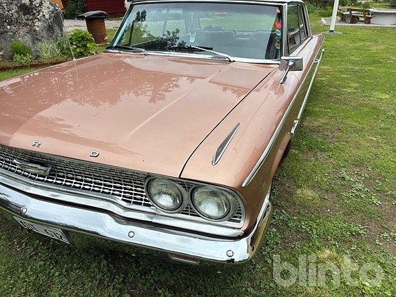 Ford Galaxie 13 of 20