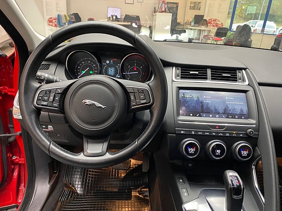 Jaguar E-PACE 8 of 10