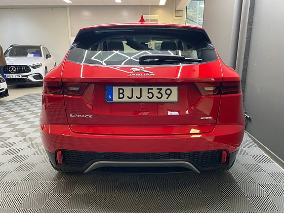 Jaguar E-PACE 4 of 10