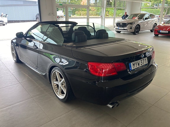 BMW 325i 4 of 6