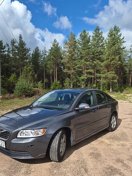 Volvo S40 2 of 7