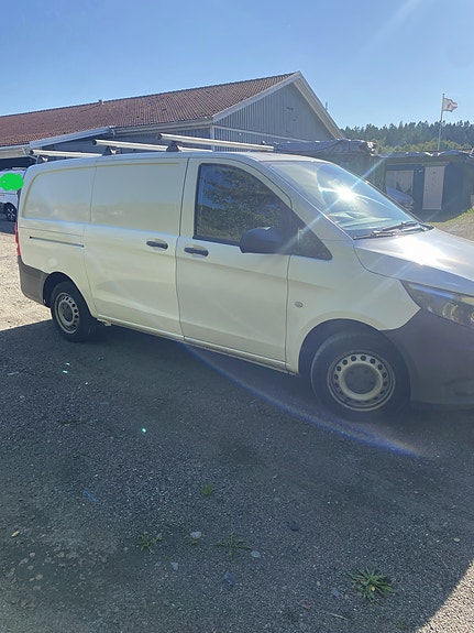 Mercedes-Benz Vito 109 2 of 7