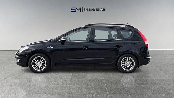 Hyundai i30 2 of 15