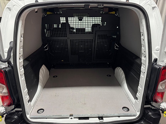 Peugeot Partner 4 of 9