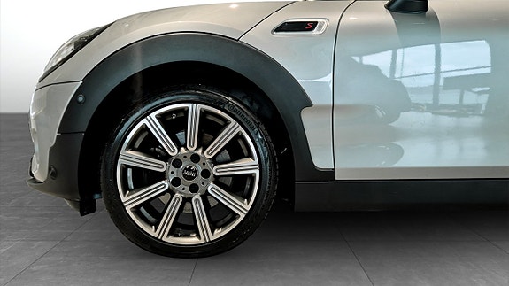 MINI Clubman Cooper S 9 of 13