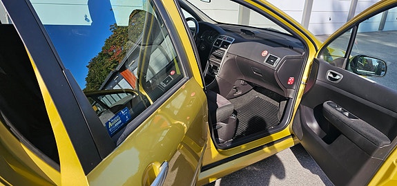 Peugeot 307 SW 5 of 12