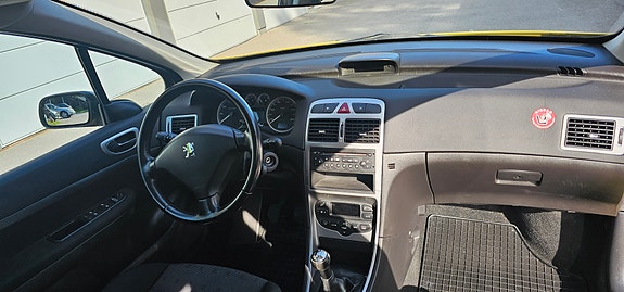 Peugeot 307 SW 7 of 12