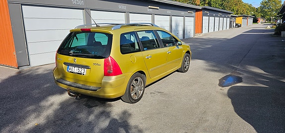 Peugeot 307 SW 2 of 12