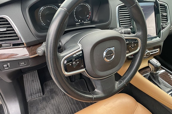 Volvo XC90 8 of 21