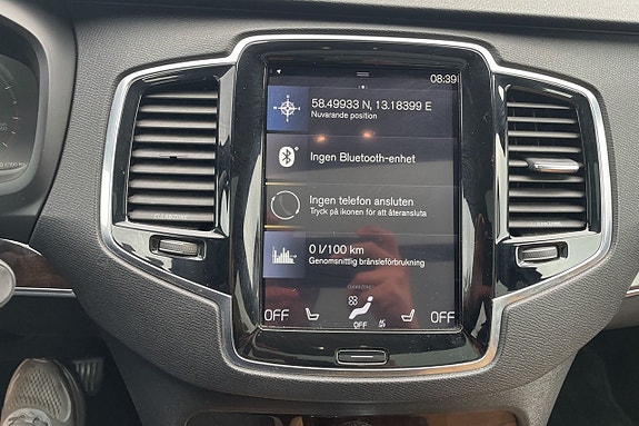 Volvo XC90 10 of 21