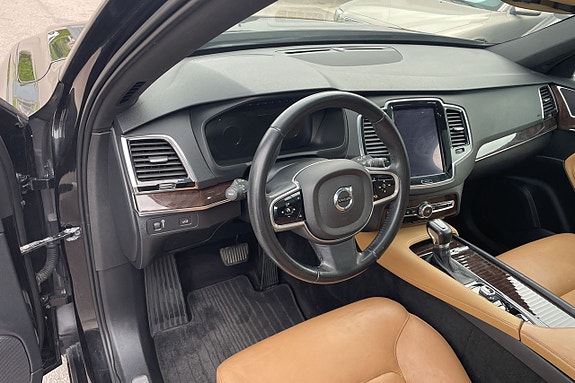 Volvo XC90 7 of 21