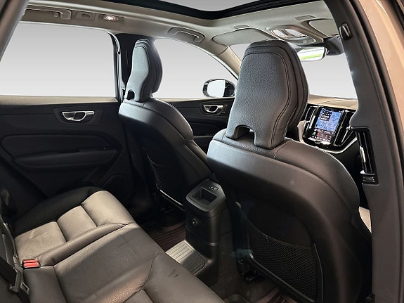 Volvo XC60 16 of 17