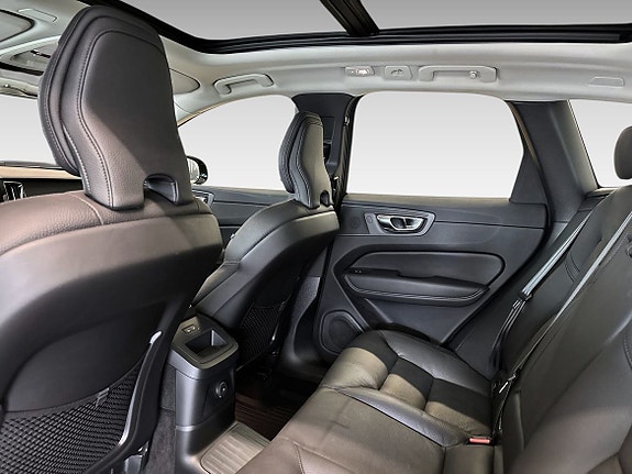 Volvo XC60 12 of 17