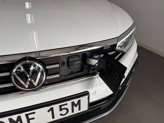 Volkswagen Passat 14 of 18