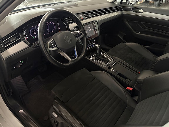 Volkswagen Passat 4 of 18