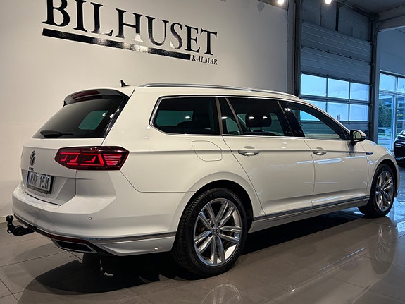 Volkswagen Passat 3 of 18