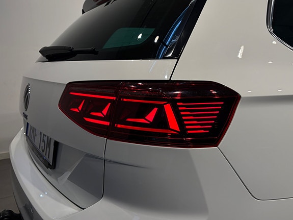 Volkswagen Passat 16 of 18
