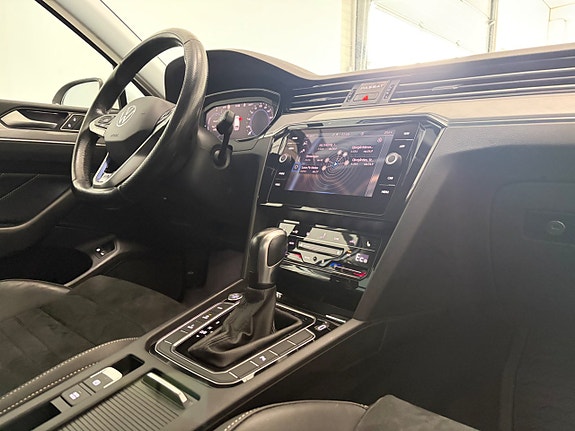 Volkswagen Passat 8 of 18