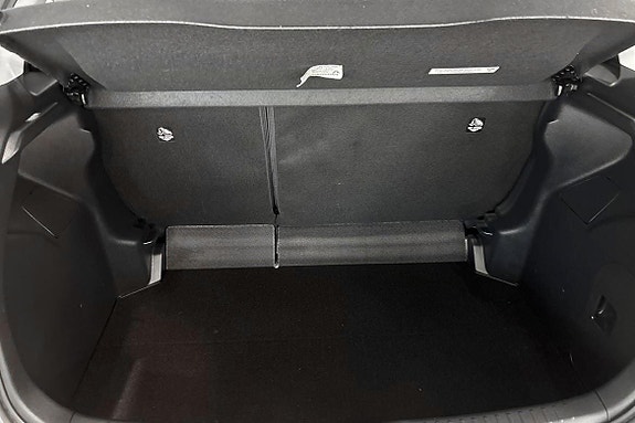 Toyota Yaris 13 of 13