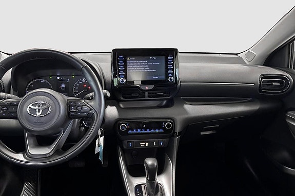 Toyota Yaris 11 of 13