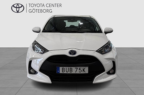 Toyota Yaris 8 of 13
