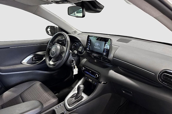 Toyota Yaris 9 of 13