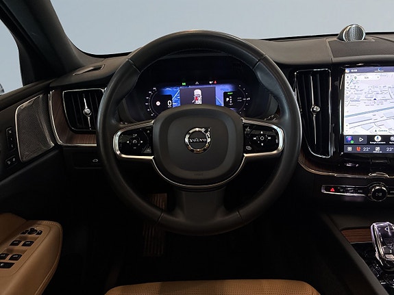Volvo XC60 9 of 27
