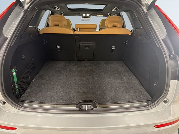 Volvo XC60 12 of 27