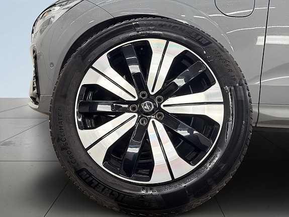 Volvo XC60 14 of 27