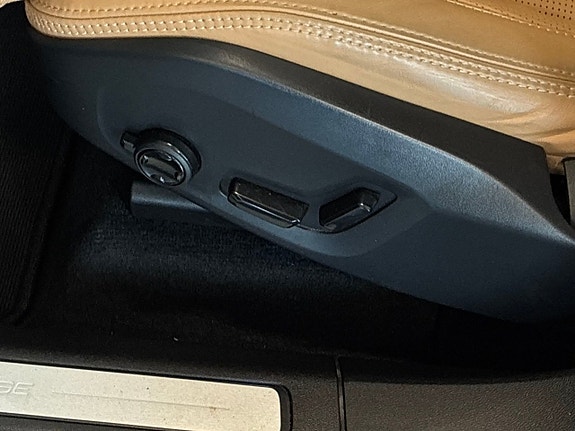 Volvo XC60 22 of 27