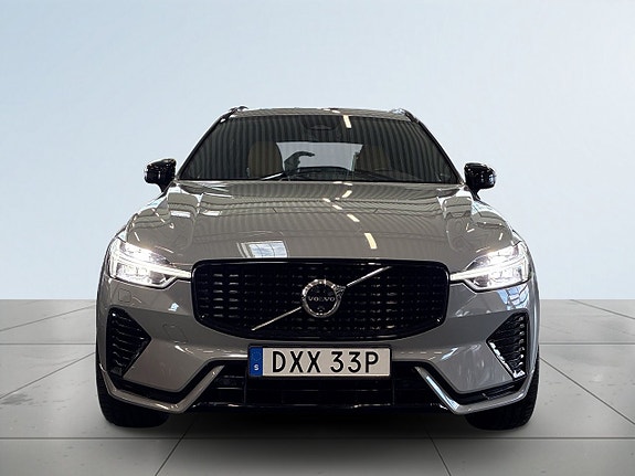 Volvo XC60 2 of 27