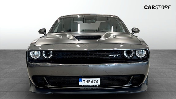 Dodge Challenger 8 of 17