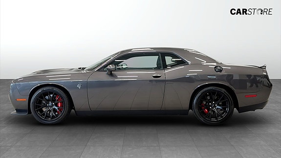 Dodge Challenger 6 of 17