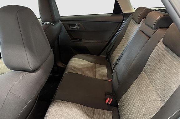 Toyota Auris 7 of 10
