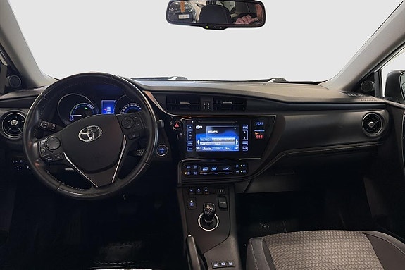 Toyota Auris 8 of 10