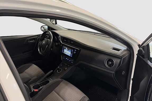 Toyota Auris 6 of 10