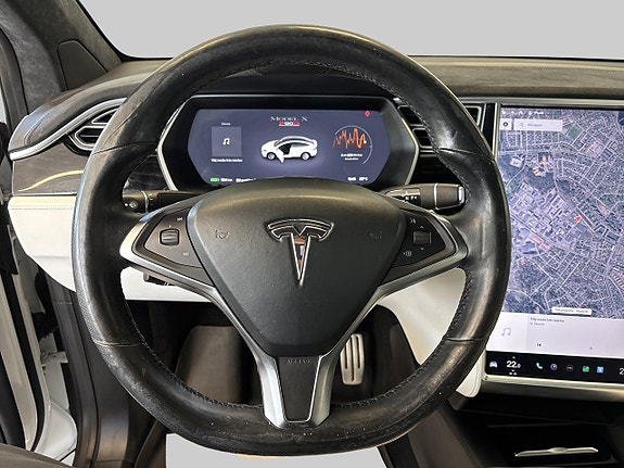 Tesla Model X 11 of 27