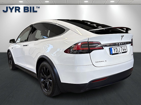 Tesla Model X 5 of 27